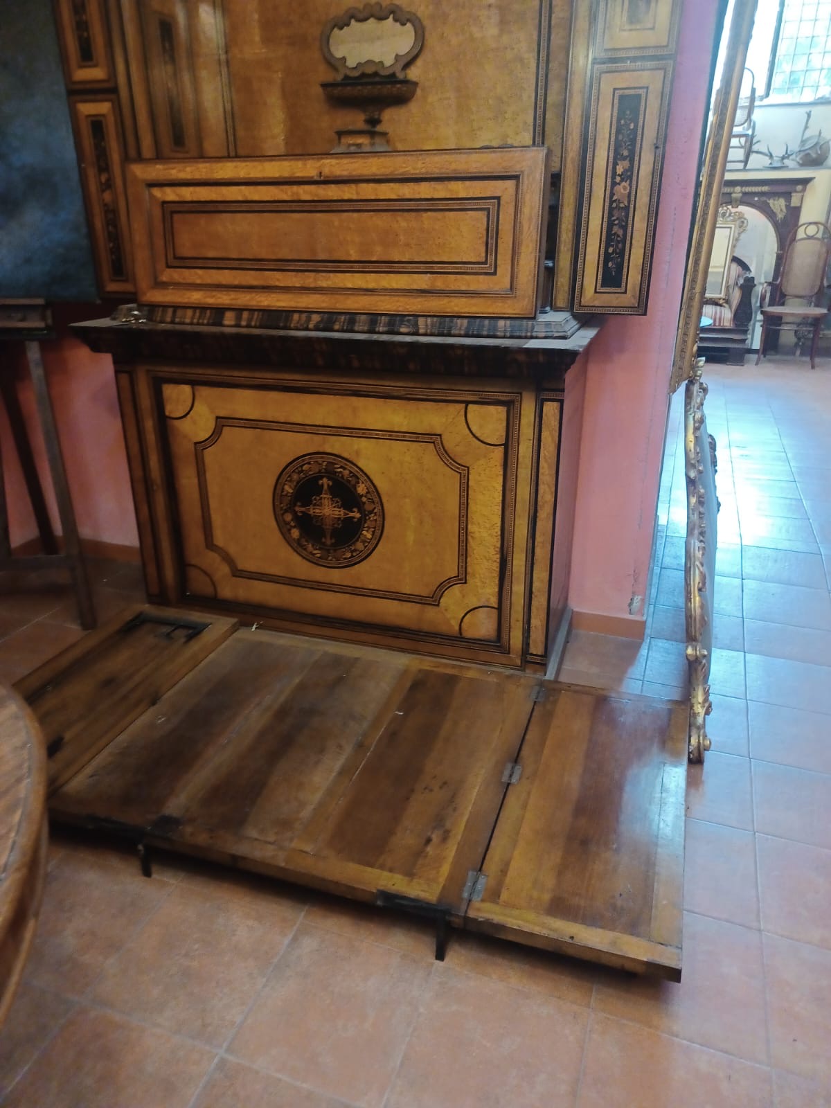 Opera d'arte antica in esposizione da Antichità Costantino Evangelista a Napoli
