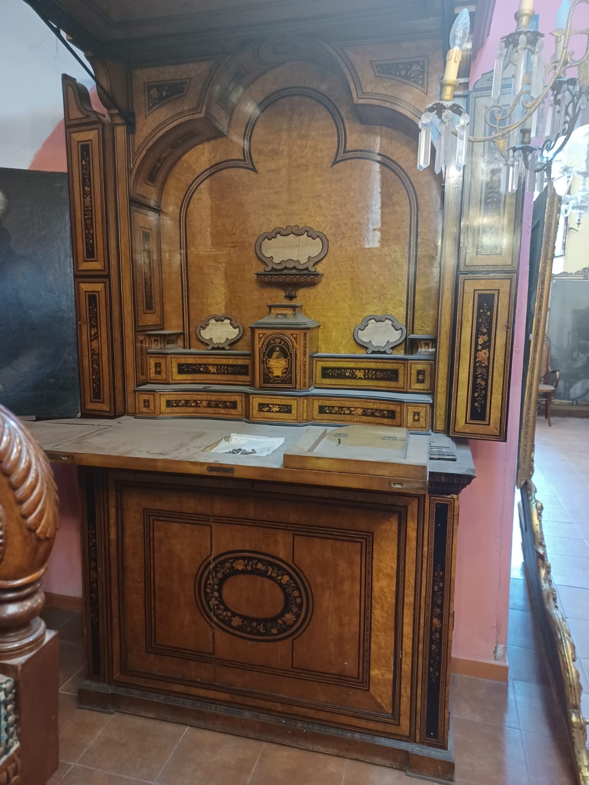 Opera d'arte antica in esposizione da Antichità Costantino Evangelista a Napoli
