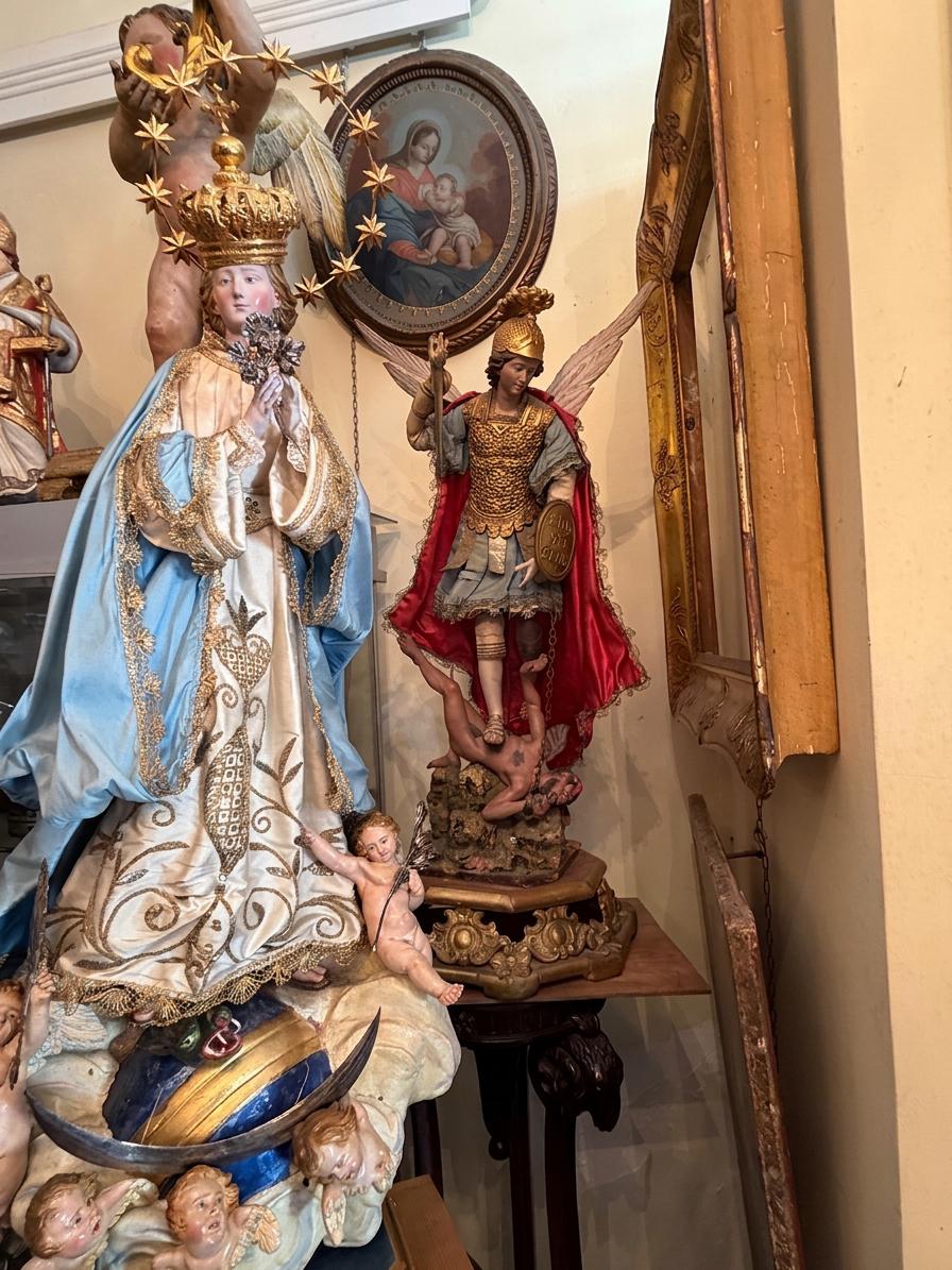 Opera d'arte antica in esposizione da Antichità Costantino Evangelista a Napoli