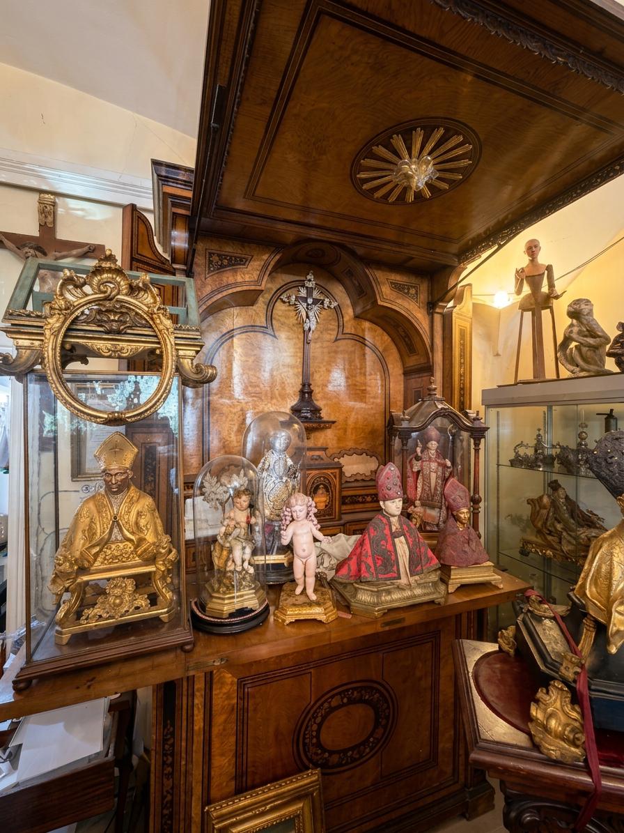 Opera d'arte antica in esposizione da Antichità Costantino Evangelista a Napoli